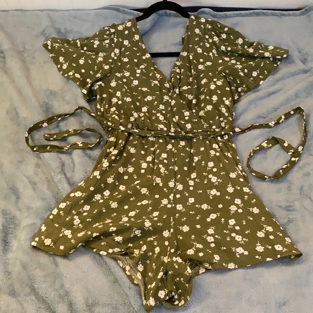 Mi ami Francesca’s Collection floral garden romper